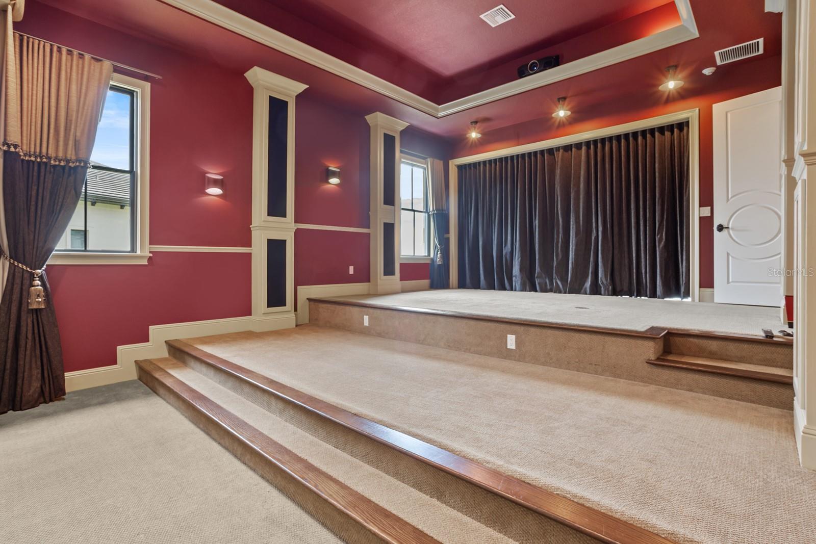 SIGNATURE LAKES, INDEPENDENCE - Residential