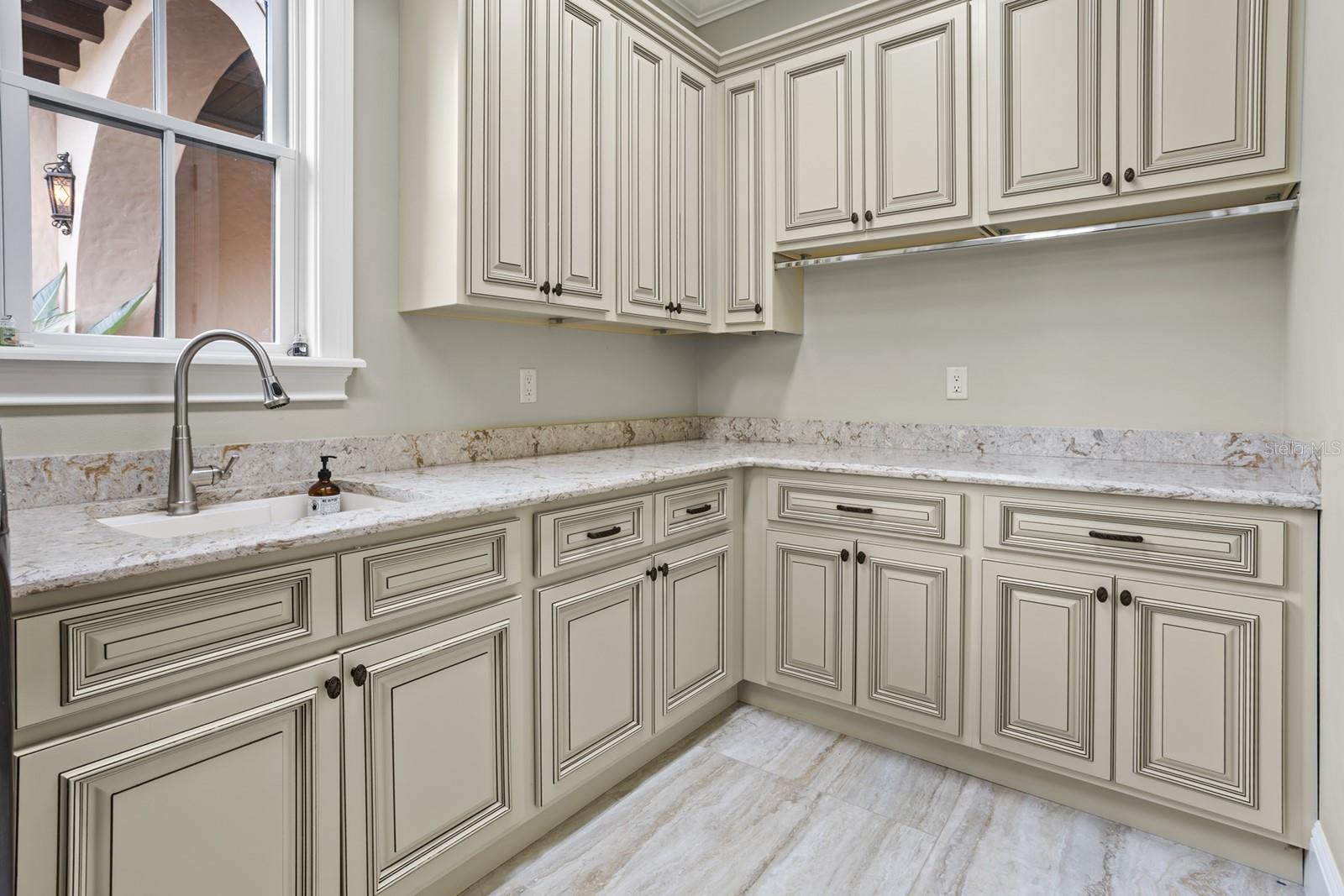 SIGNATURE LAKES, INDEPENDENCE - Residential