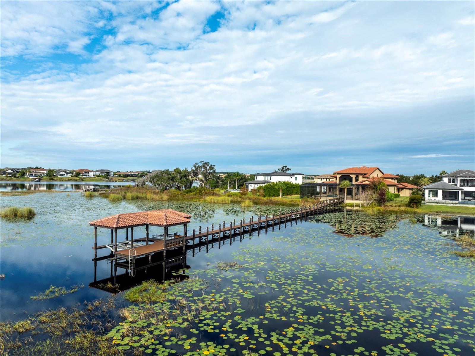 SIGNATURE LAKES, INDEPENDENCE - Residential