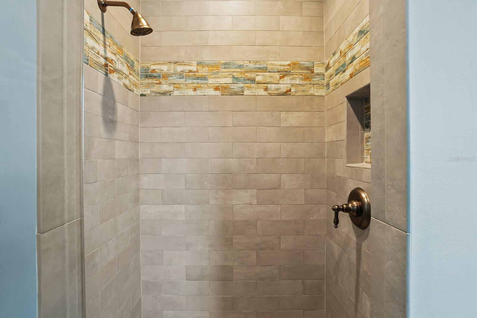 SIGNATURE LAKES, INDEPENDENCE - Residential