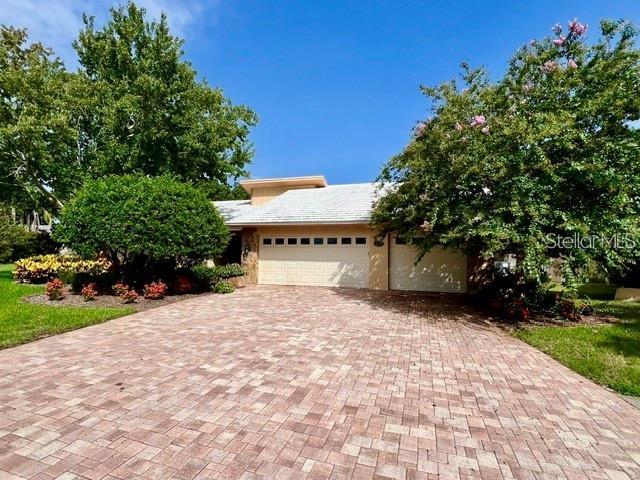 2715 MONTAGUE COURT E