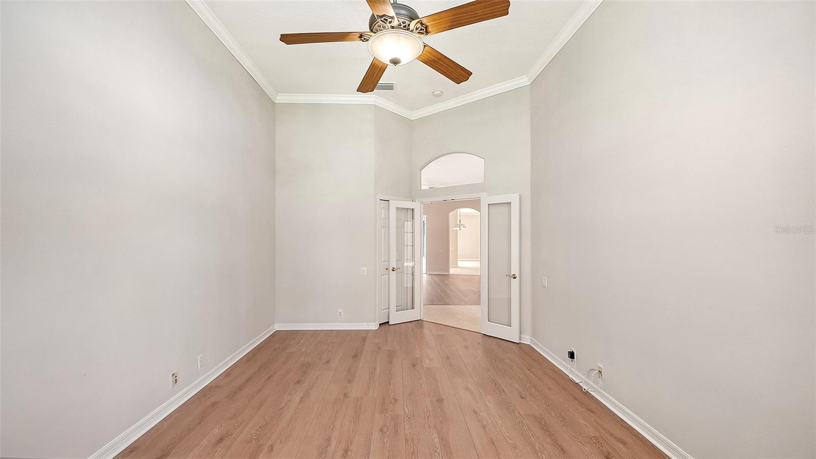 PELICAN POINTE GOLF & COUNTRY CLUB - Residential