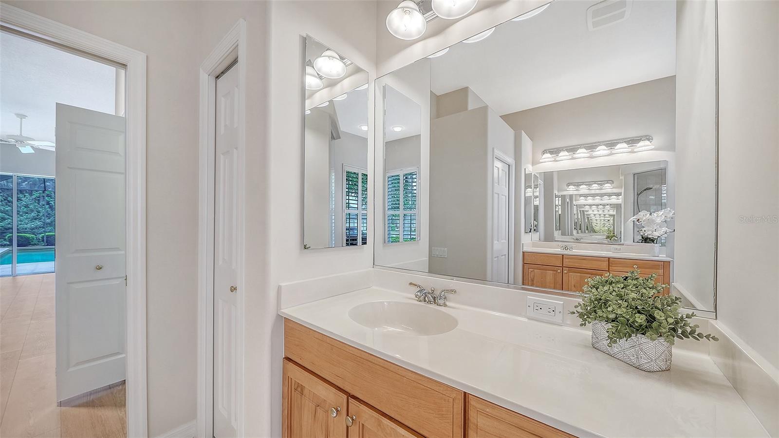 PELICAN POINTE GOLF & COUNTRY CLUB - Residential