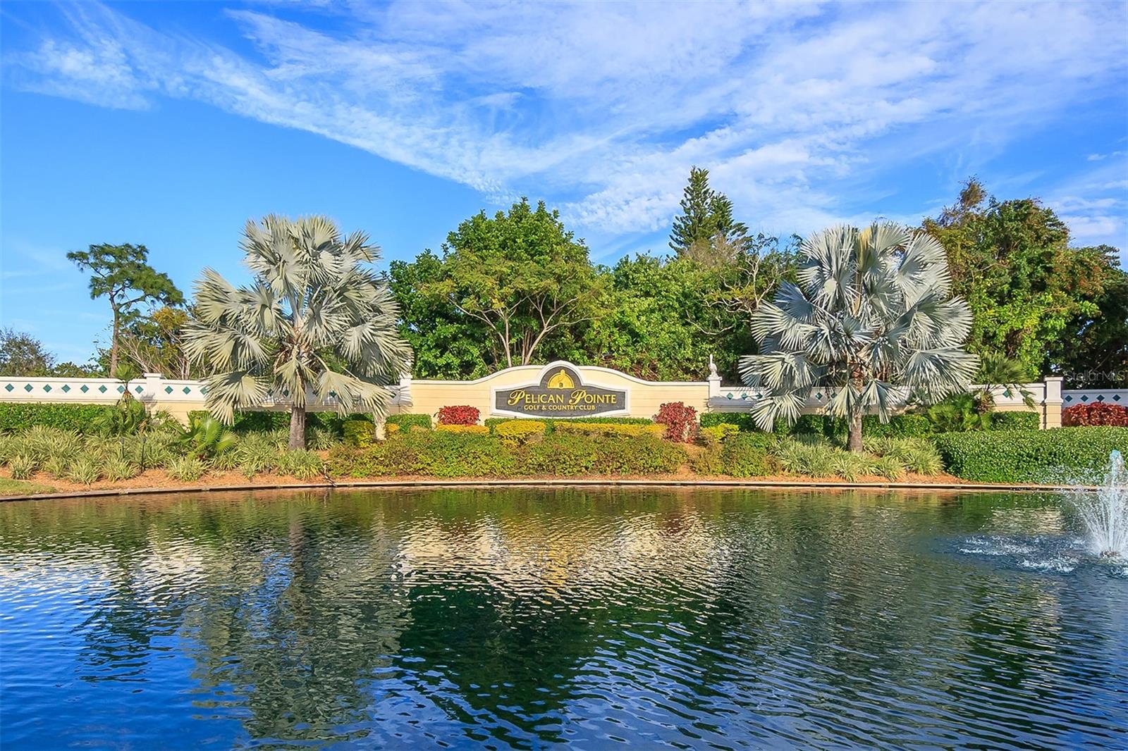 PELICAN POINTE GOLF & COUNTRY CLUB - Residential