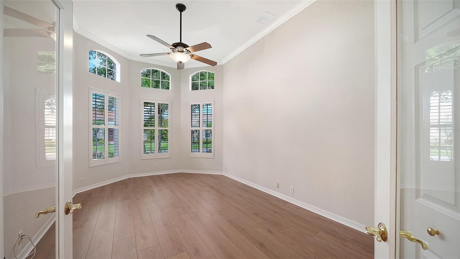 PELICAN POINTE GOLF & COUNTRY CLUB - Residential