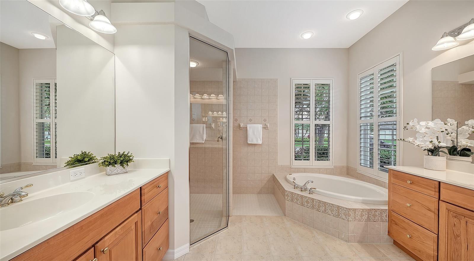 PELICAN POINTE GOLF & COUNTRY CLUB - Residential