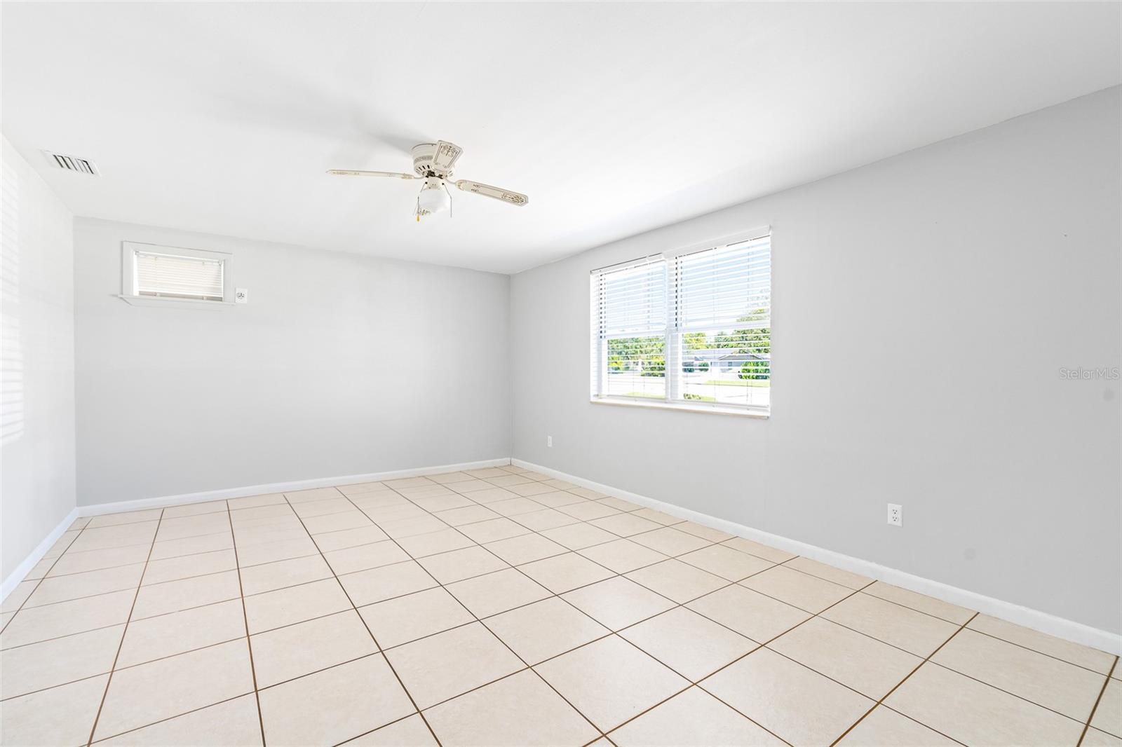DELTONA LAKES UNIT 10 IN 25 & 36 18 30 - Residential