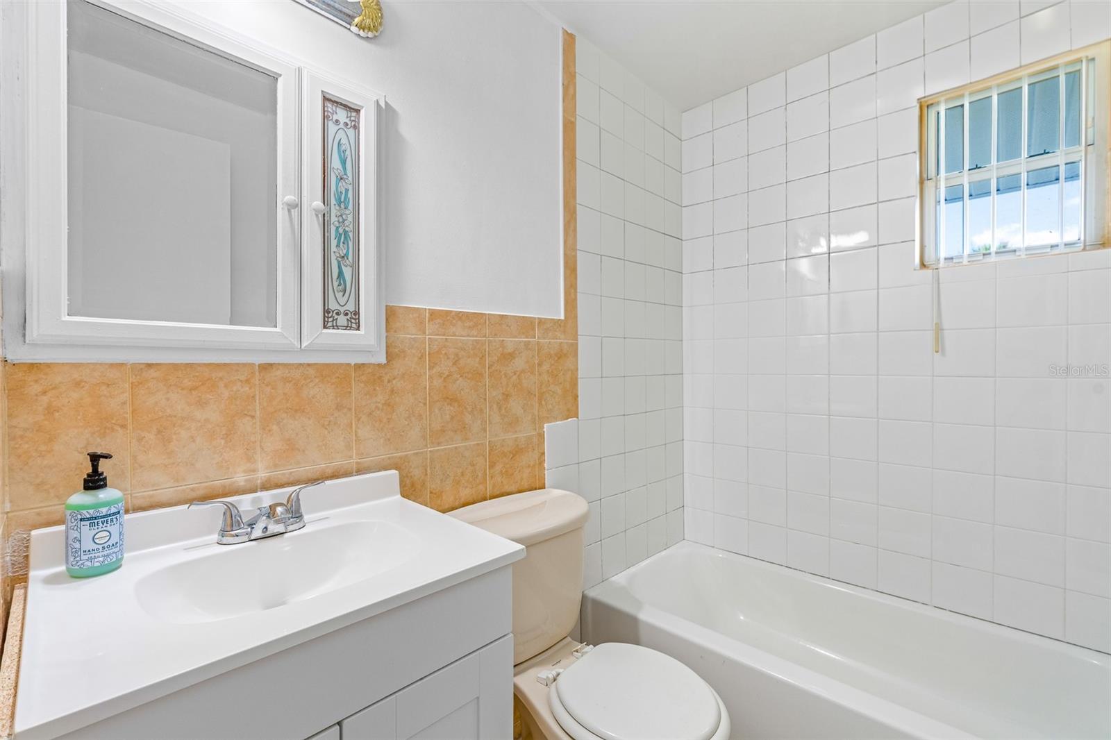 DELTONA LAKES UNIT 10 IN 25 & 36 18 30 - Residential