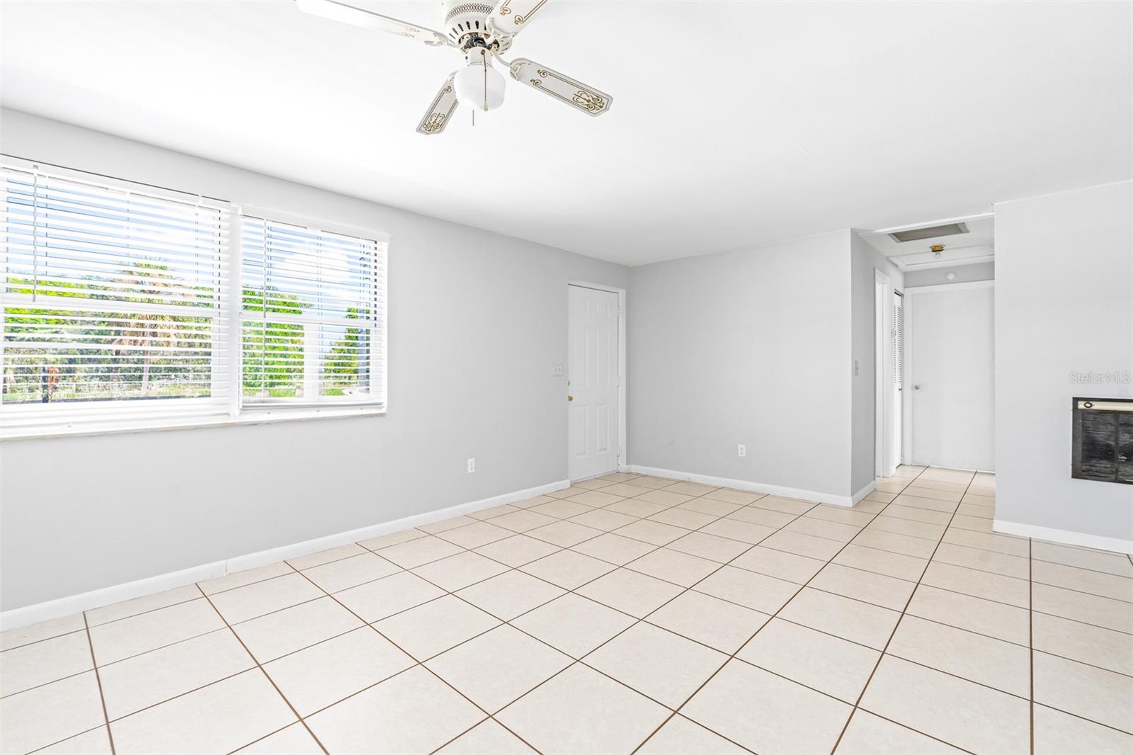 DELTONA LAKES UNIT 10 IN 25 & 36 18 30 - Residential