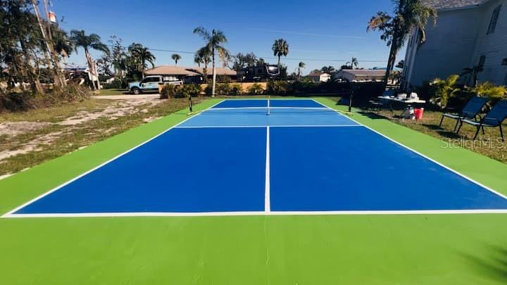 TROPICAL SHORES - Residential