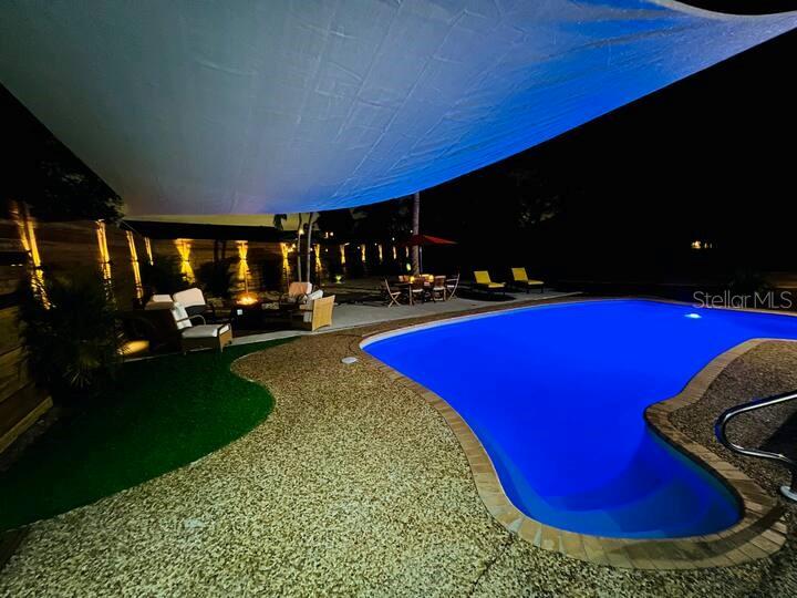 TROPICAL SHORES - Residential