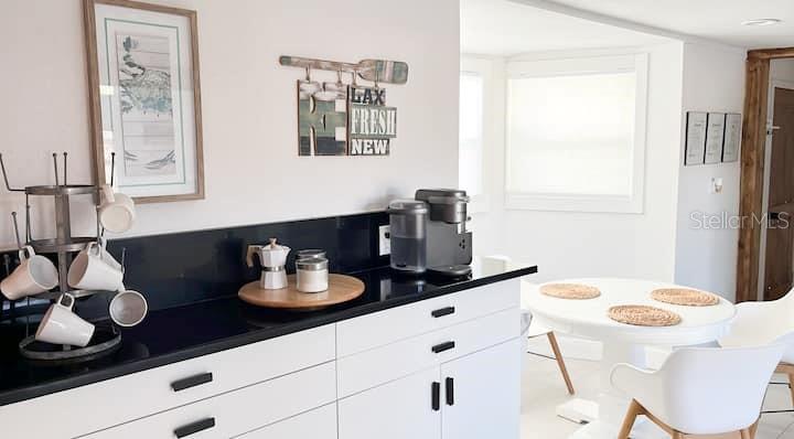 TROPICAL SHORES - Residential