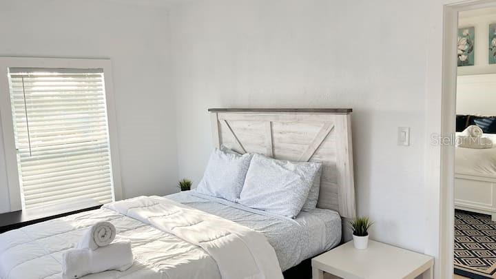 TROPICAL SHORES - Residential