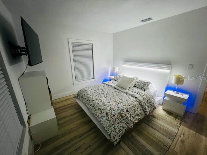 TROPICAL SHORES - Residential