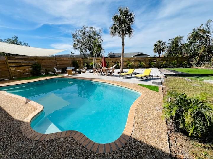 TROPICAL SHORES - Residential