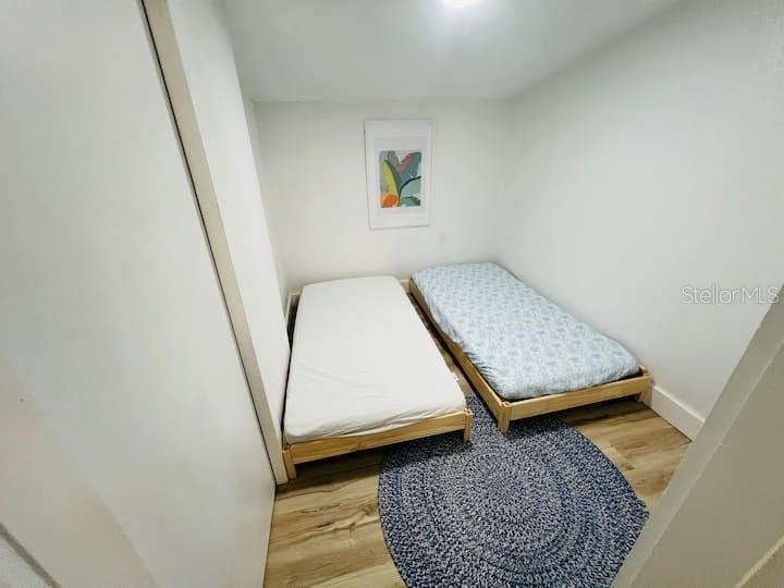 TROPICAL SHORES - Residential