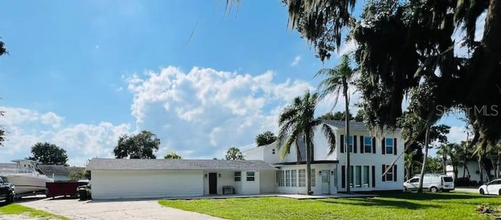 Photo of 812 Tropical Drive, Bradenton, FL 34208 (MLS # S5132088)