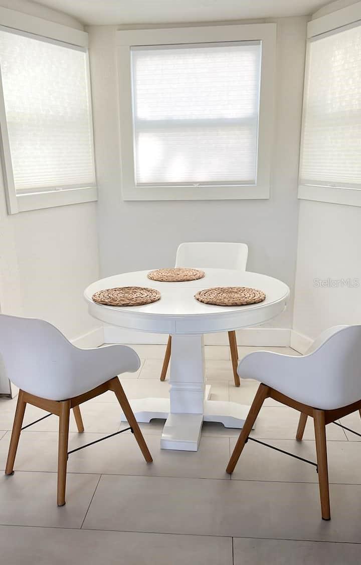 TROPICAL SHORES - Residential