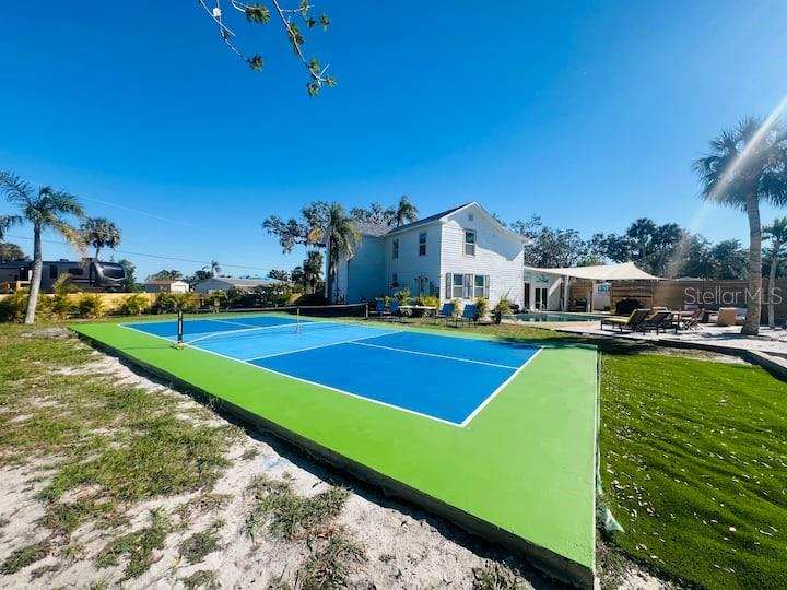 TROPICAL SHORES - Residential