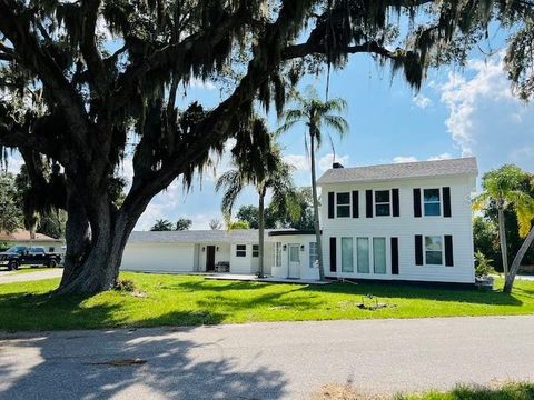 Photo of 812 Tropical Drive, Bradenton, FL 34208 (MLS # S5132088)