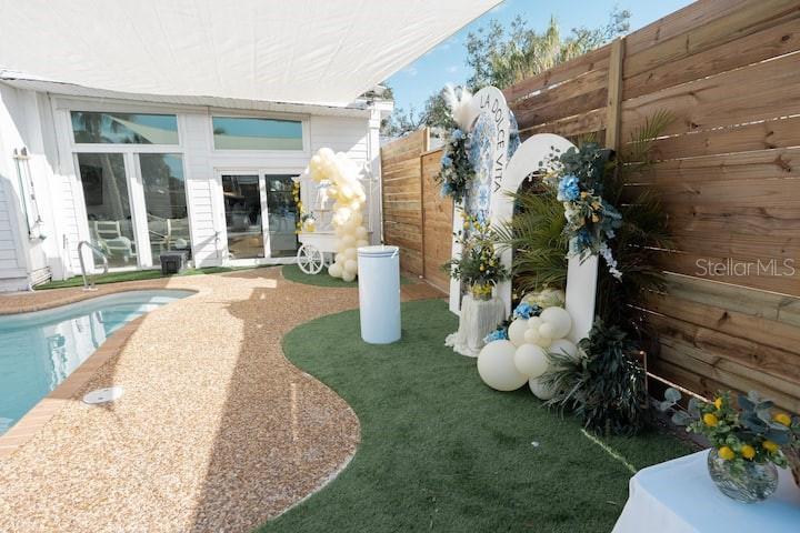 TROPICAL SHORES - Residential