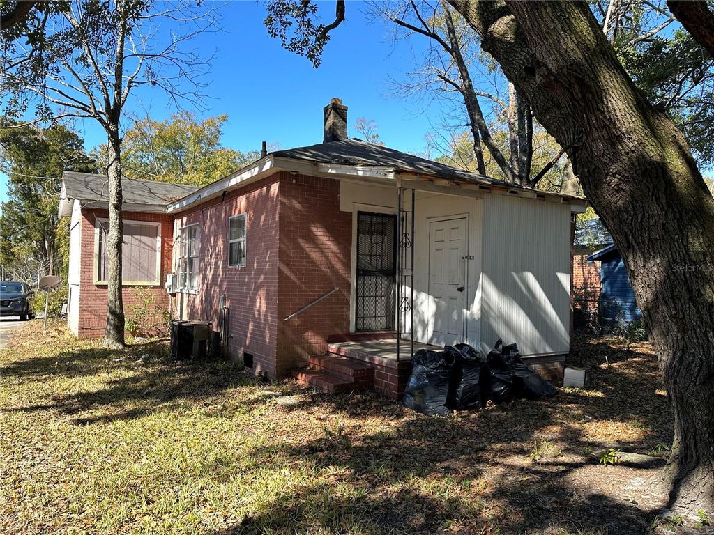 Photo of 2003 E Durkee Drive, Jacksonville, FL 32209 (MLS # O6389726)