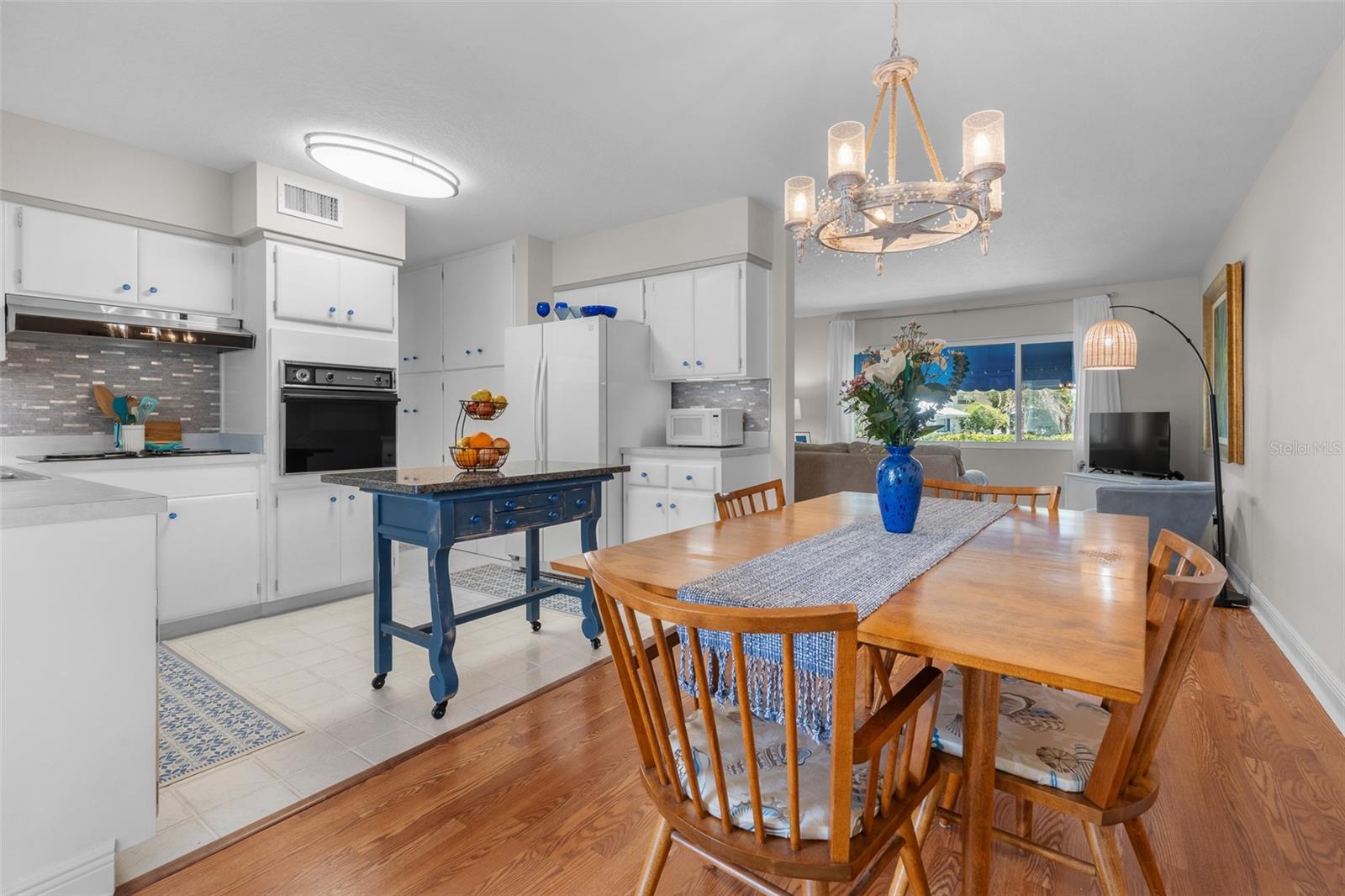 OAK LAKE ESTATES - Residential