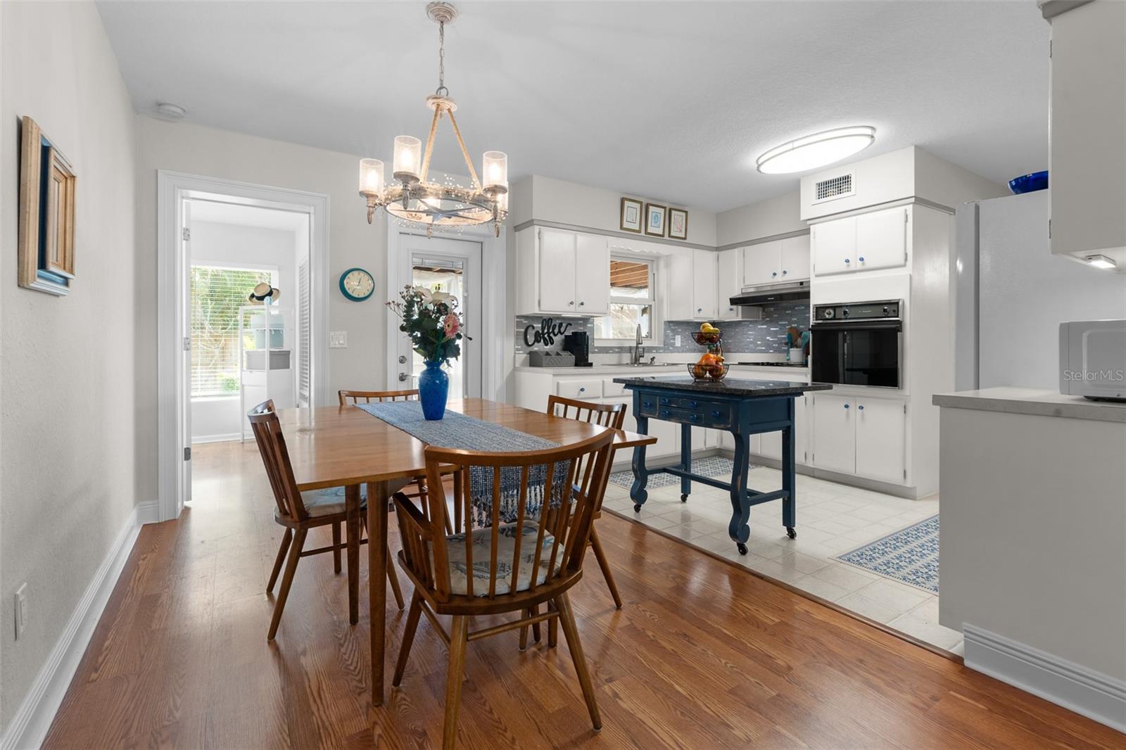 OAK LAKE ESTATES - Residential