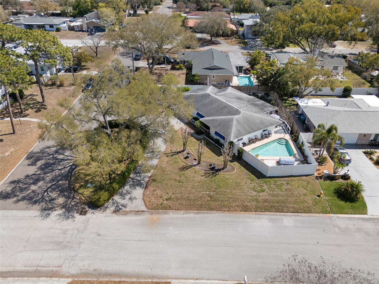 OAK LAKE ESTATES - Residential