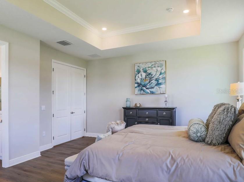 MOUNT PLYMOUTH GREEN - Residential