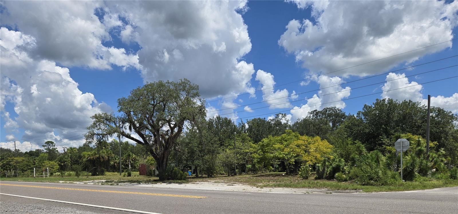 Prime Commercial Property with Highway Frontage on US Hwy 441
Unlock the potential of this commercially zoned vacant land, perfectly positioned with 297 feet of direct frontage on the highly traveled US Highway 441. Offering exceptional visibility and accessibility.
Property Features:
Zoned for commercial use – ideal for office, retail, service-based businesses, or light industrial ventures
Previously operated as a retail store (building has been demolished)
Cleared and level site, minimizing prep time and development costs. Surrounding 4+ acres also available.
This is a rare opportunity to own a high-traffic location that’s ready for your business vision. Whether you're an investor, developer, or entrepreneur. Bring your commercial project or business dream to life.
Don’t miss out—secure your stake in a growing corridor today!