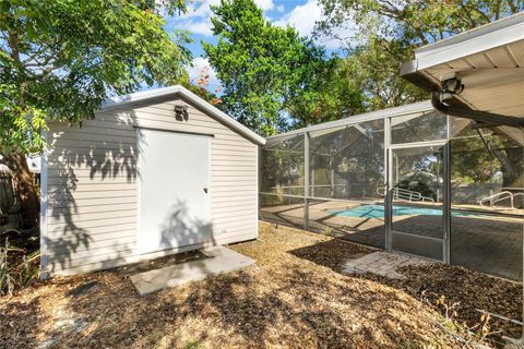 A home in LAKE ALFRED