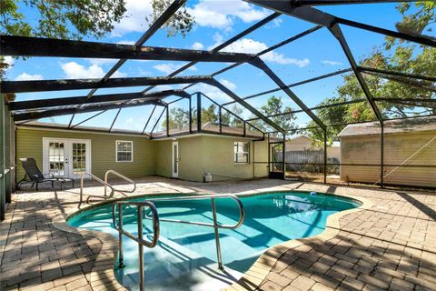 A home in LAKE ALFRED