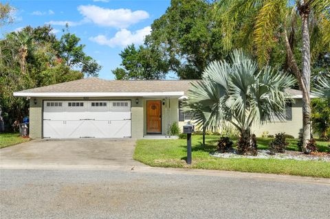 A home in LAKE ALFRED