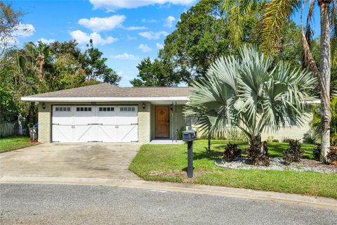 A home in LAKE ALFRED