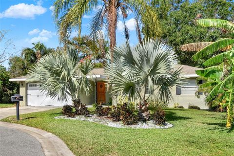 A home in LAKE ALFRED