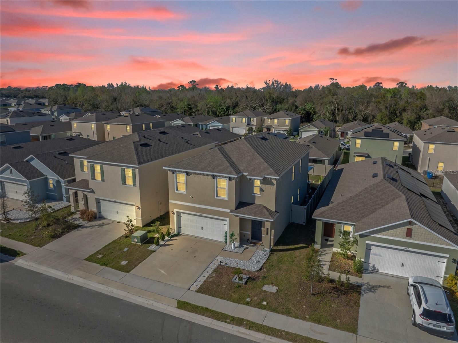 1368 BERRY LANE