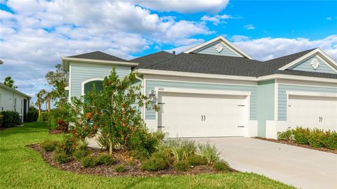 A home in PARRISH