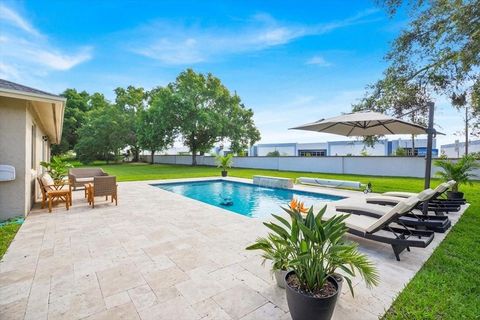 Photo of 910 N Amy Ridge Court, Kissimmee, FL 34747 (MLS # S5148198)