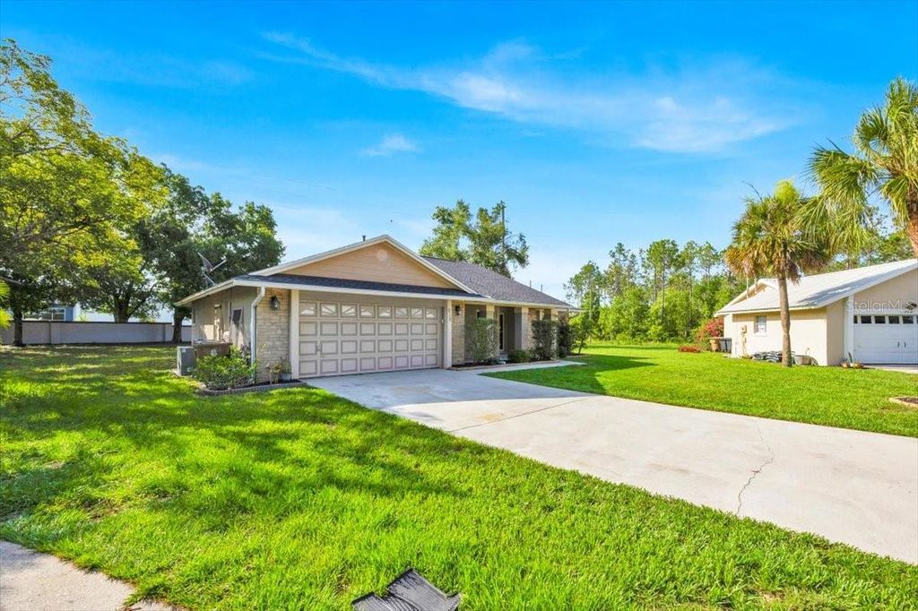 Photo of 910 N Amy Ridge Court, Kissimmee, FL 34747 (MLS # S5148198)