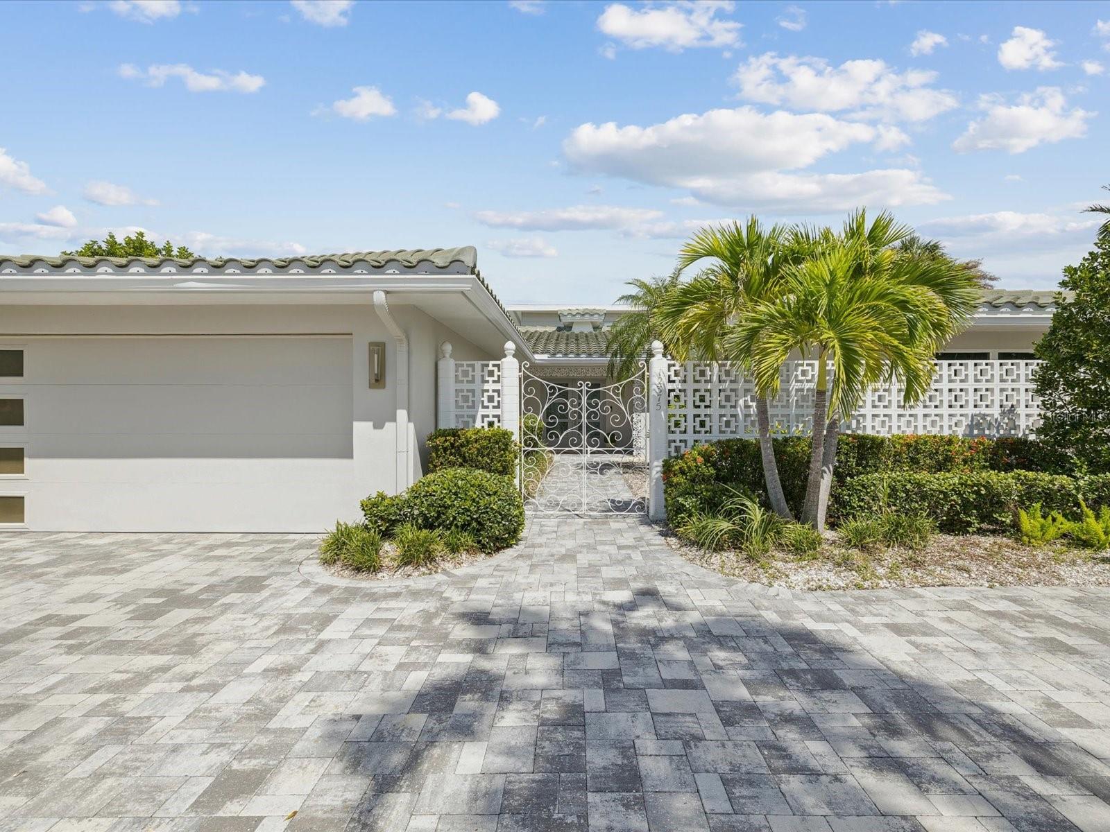 CAPRI ISLE - Residential