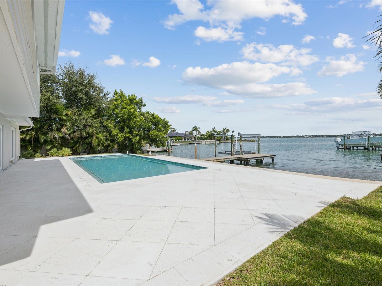 CAPRI ISLE - Residential