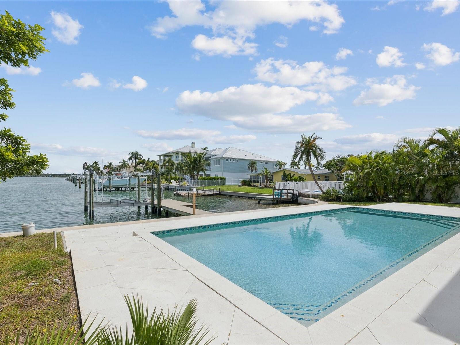 CAPRI ISLE - Residential