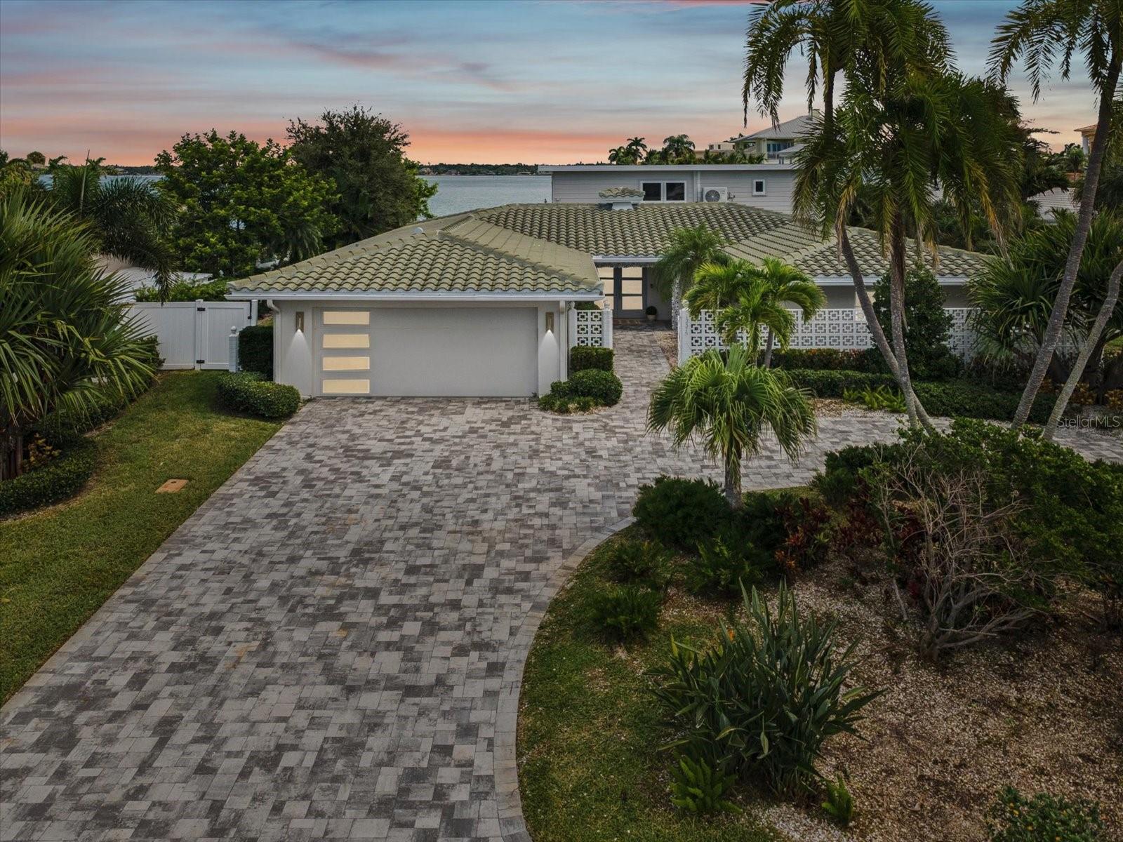 CAPRI ISLE - Residential