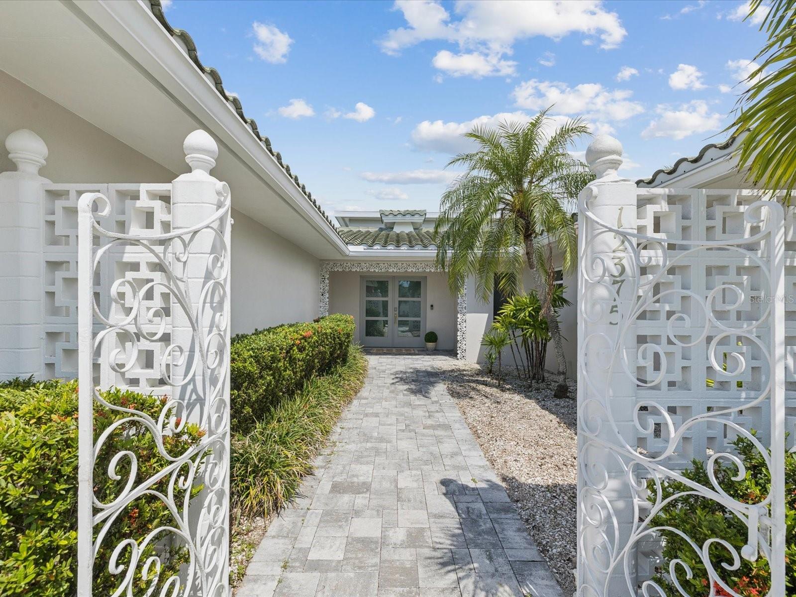CAPRI ISLE - Residential