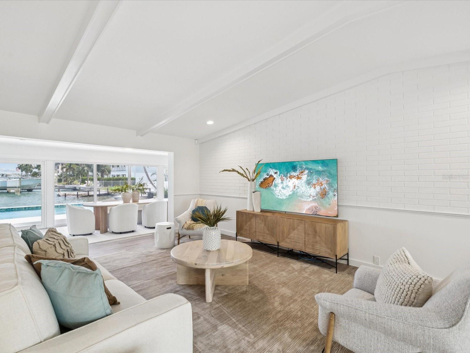 CAPRI ISLE - Residential