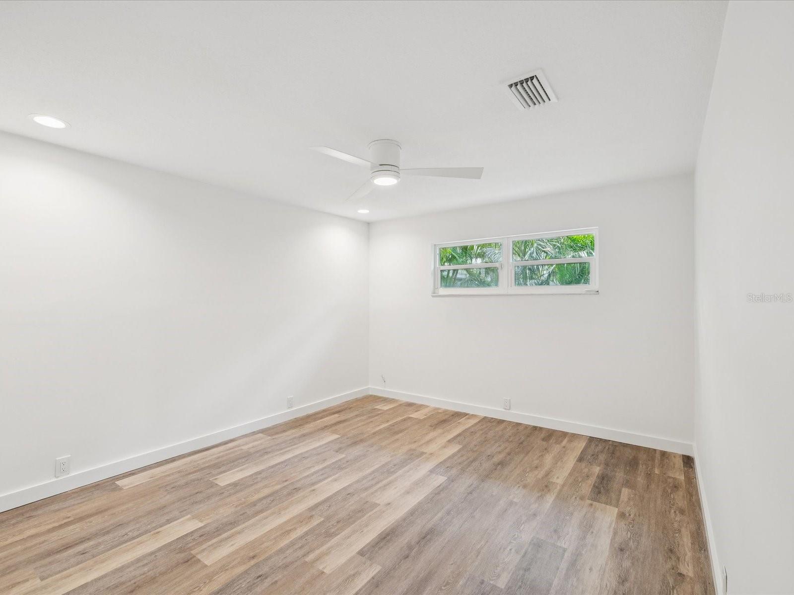 CAPRI ISLE - Residential