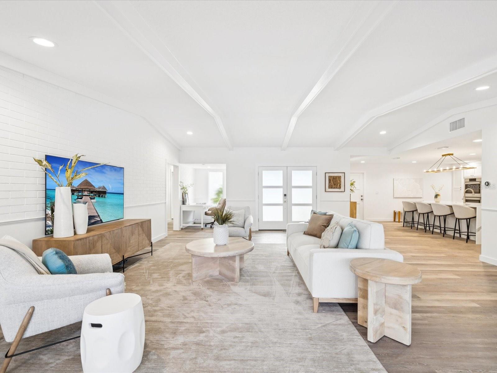 CAPRI ISLE - Residential