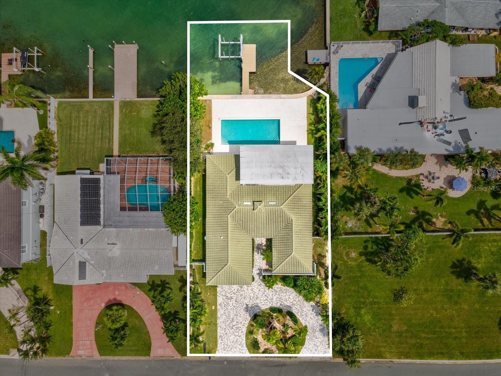 CAPRI ISLE - Residential