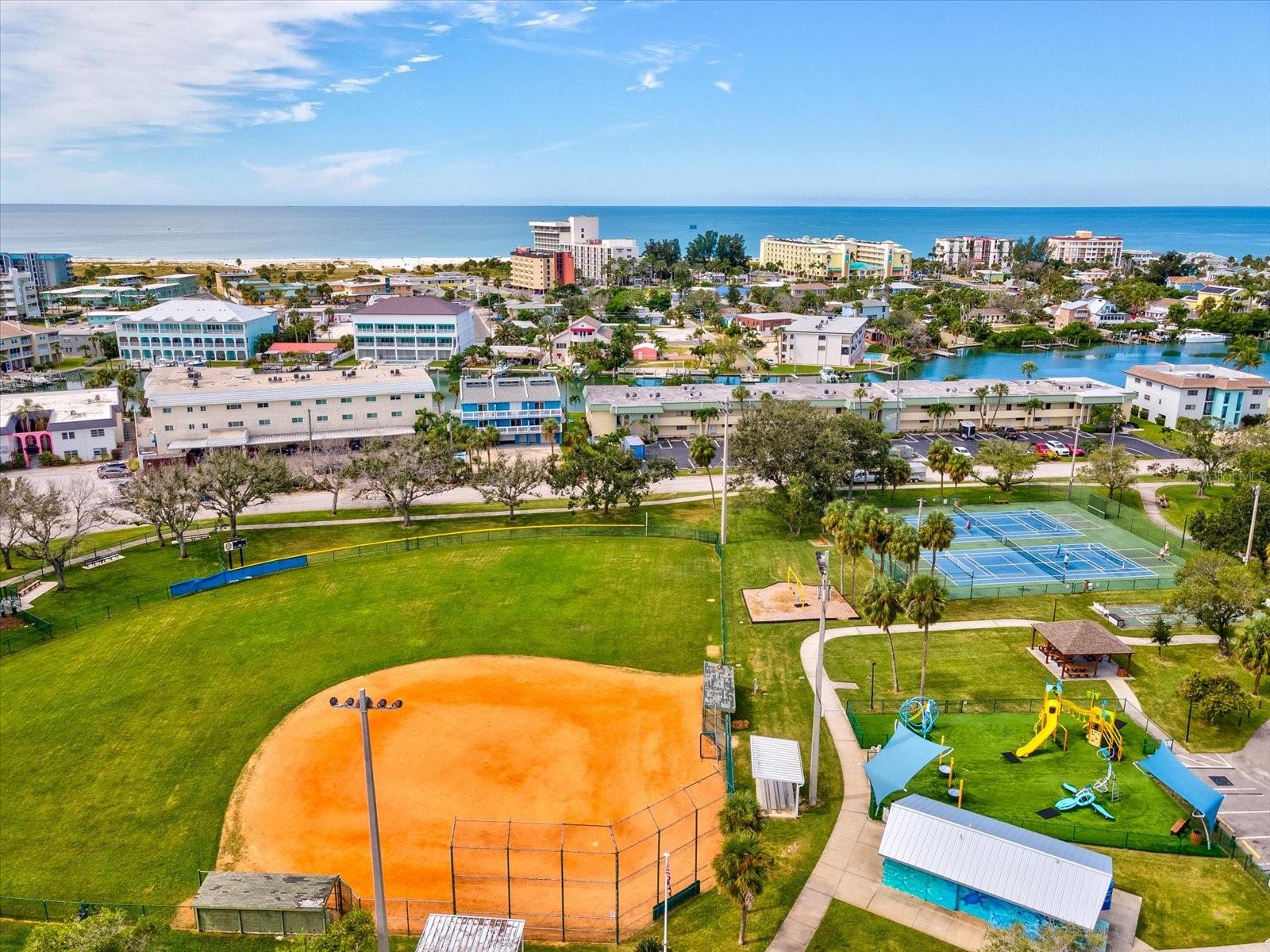 CAPRI ISLE - Residential